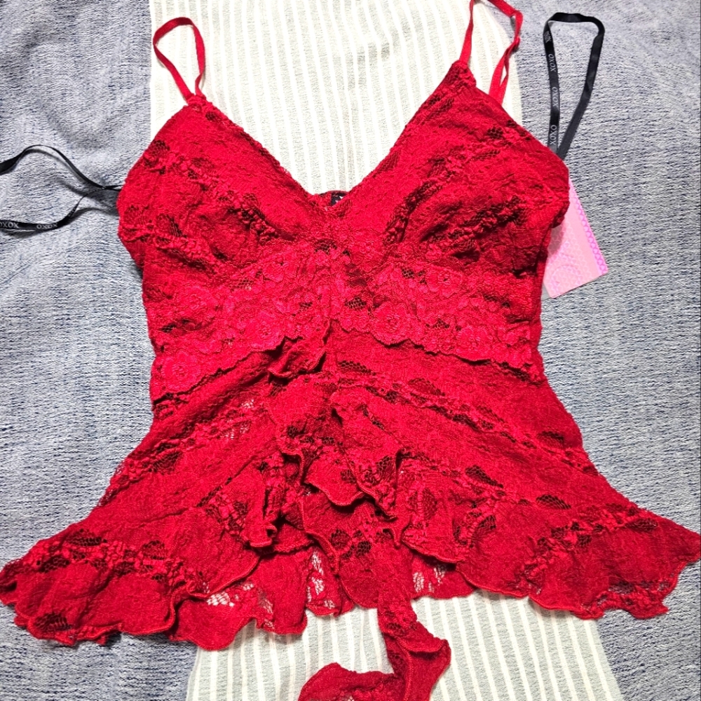 XOXO red lace top sz XS NWT new